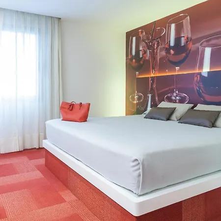 Macia Five Senses & Отель